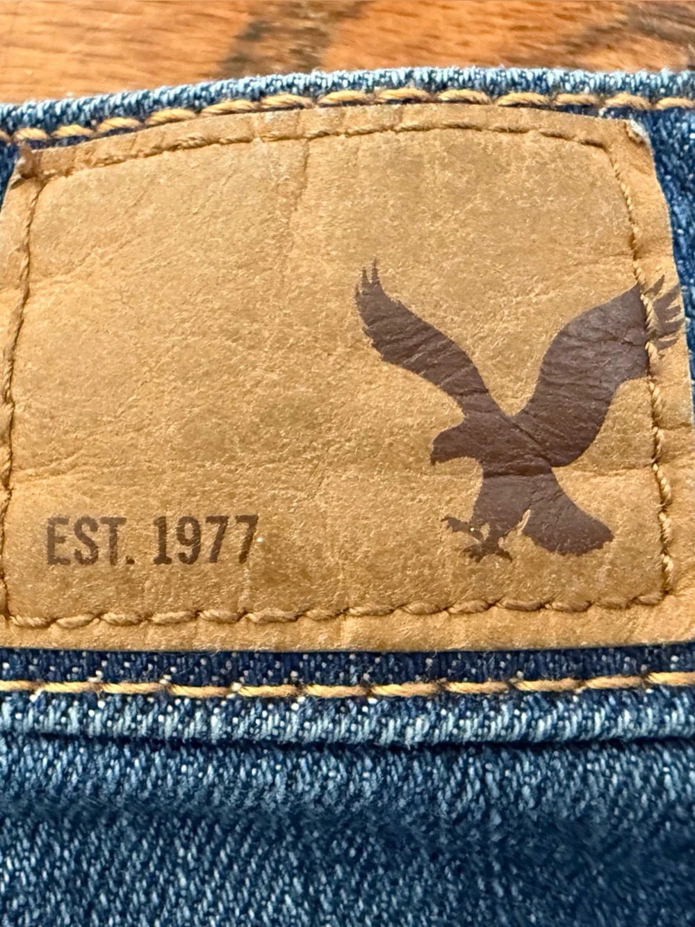 American Eagle Low Rise Bermuda Denim Shorts Cuffed Stretch Medium Wash Size S